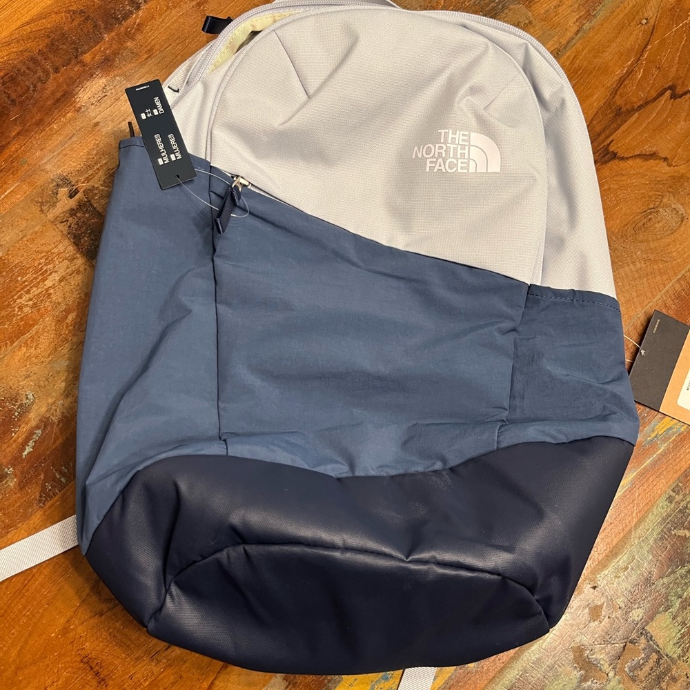 NWT North Face Women’s Isabella 3.0 Backpack